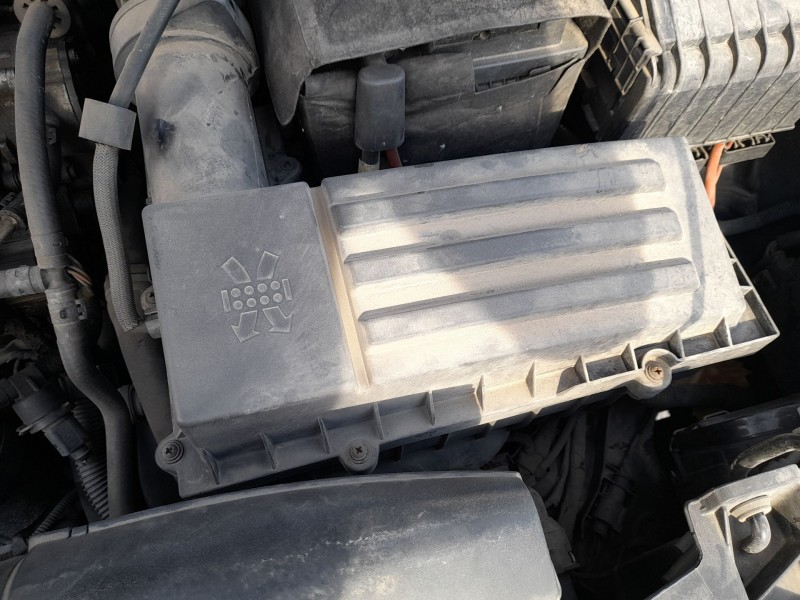 Recambio de carcasa filtro aire para seat leon (1p1) 1.9 tdi referencia OEM IAM   
