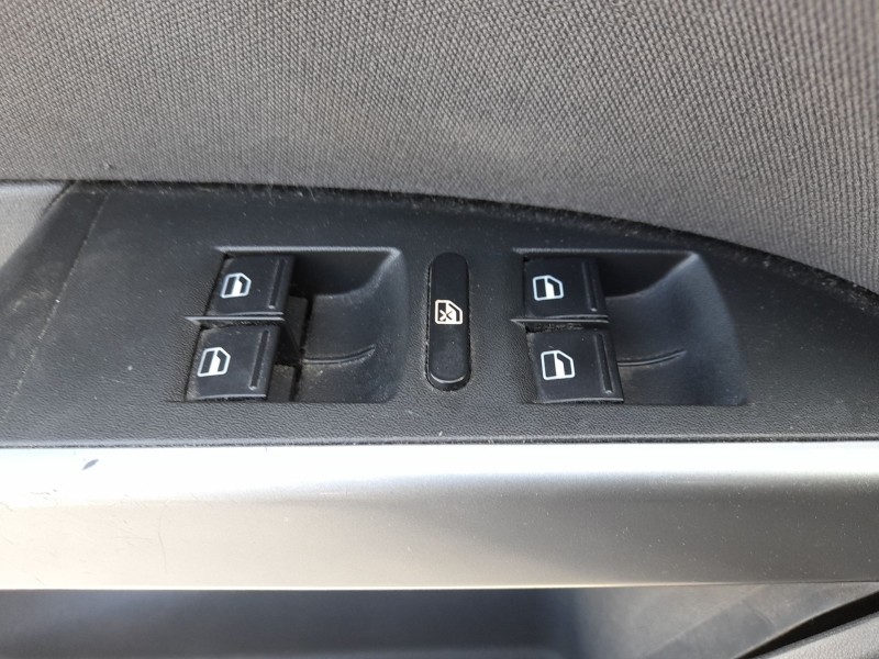 Recambio de mando elevalunas delantero izquierdo para seat leon (1p1) 1.9 tdi referencia OEM IAM   