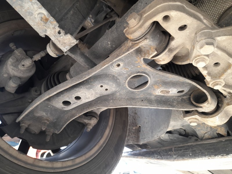 Recambio de brazo suspension inferior delantero derecho para seat leon (1p1) 1.9 tdi referencia OEM IAM   
