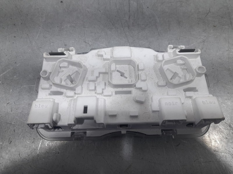 Recambio de luz interior para peugeot 3008 ii suv (mc_, mr_, mj_, m4_) 1.5 bluehdi 130 referencia OEM IAM 96781446ZD  