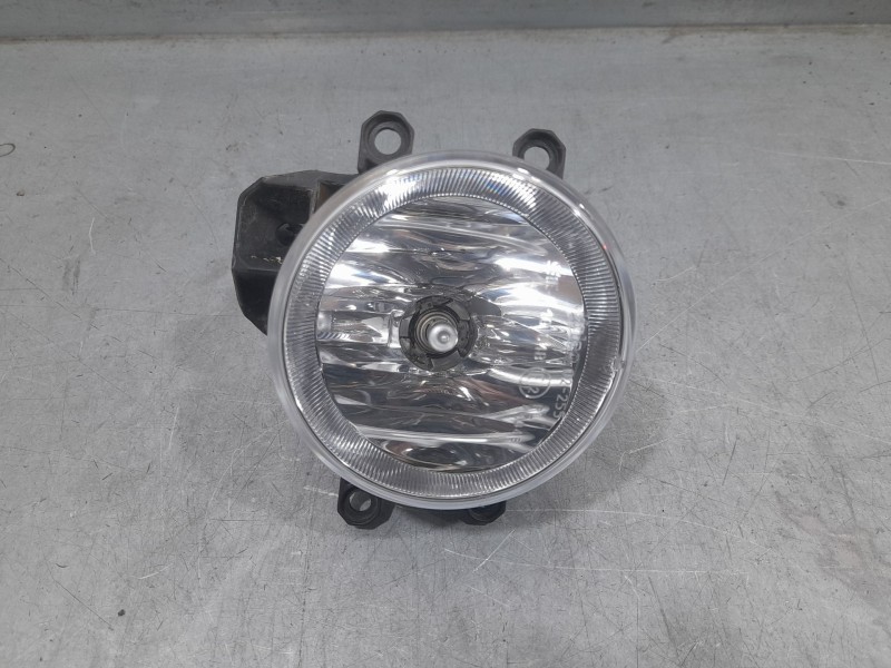Recambio de faro antiniebla izquierdo para toyota yaris (_p13_) 1.5 (nsp131_) referencia OEM IAM 8122002110 90008497LH VALEO