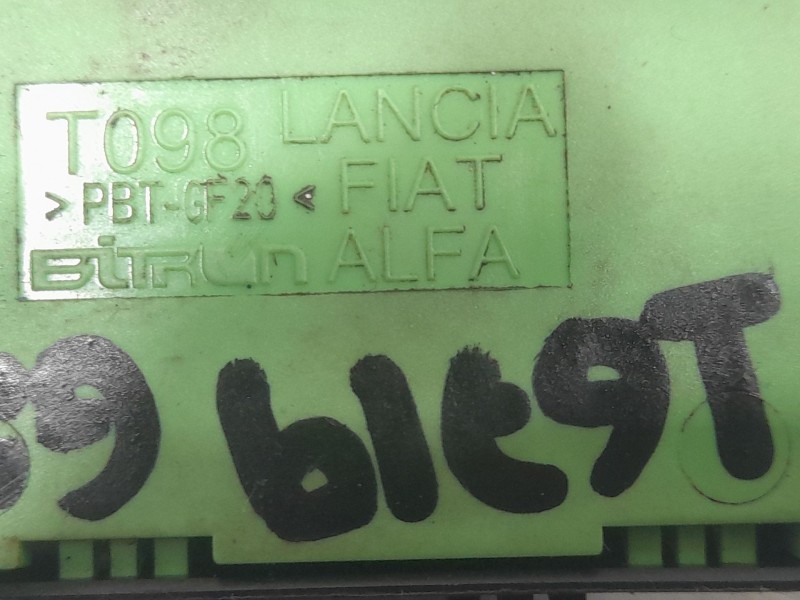 Recambio de mando elevalunas delantero izquierdo para fiat tipo station wagon (356_, 357_) 1.4 (356wxf1b) referencia OEM IAM 073