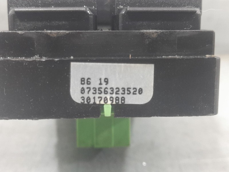 Recambio de mando elevalunas delantero izquierdo para fiat tipo station wagon (356_, 357_) 1.4 (356wxf1b) referencia OEM IAM 073