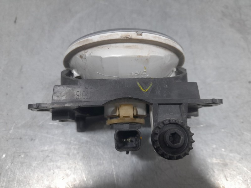 Recambio de faro antiniebla derecho para citroën c3 iii (sx) 1.2 vti 82 referencia OEM IAM 9685425180  