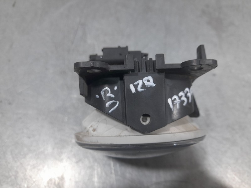 Recambio de faro antiniebla derecho para citroën c3 iii (sx) 1.2 vti 82 referencia OEM IAM 9685425180  