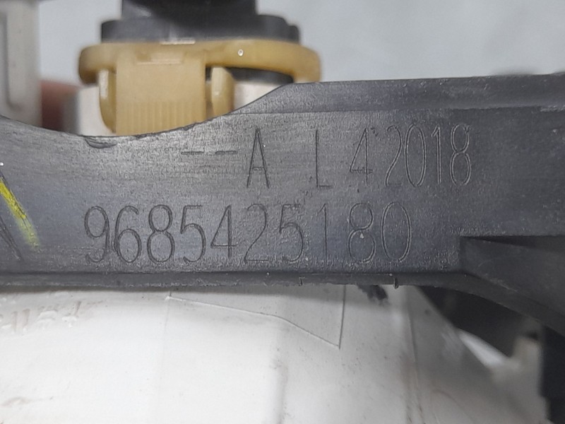 Recambio de faro antiniebla derecho para citroën c3 iii (sx) 1.2 vti 82 referencia OEM IAM 9685425180  