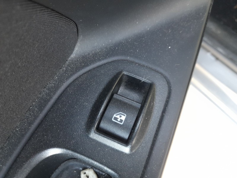 Recambio de mando elevalunas trasero izquierdo para fiat tipo station wagon (356_, 357_) 1.4 (356wxa1b) referencia OEM IAM   