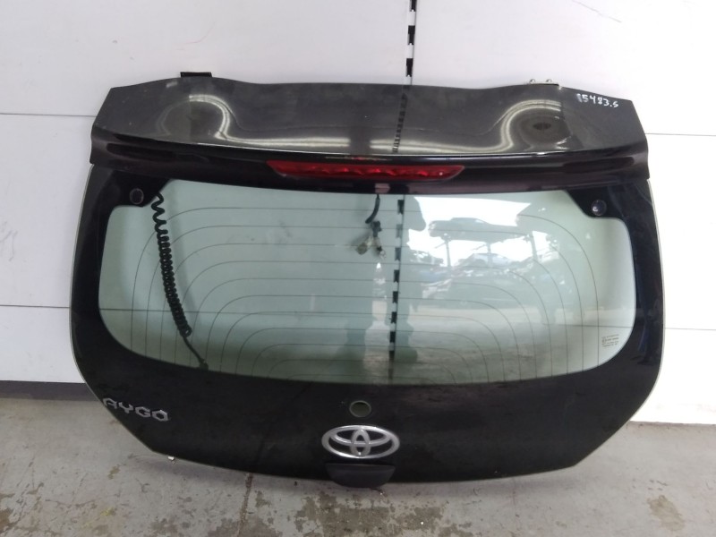 Recambio de porton trasero para toyota aygo x-cite referencia OEM IAM 681050H160  