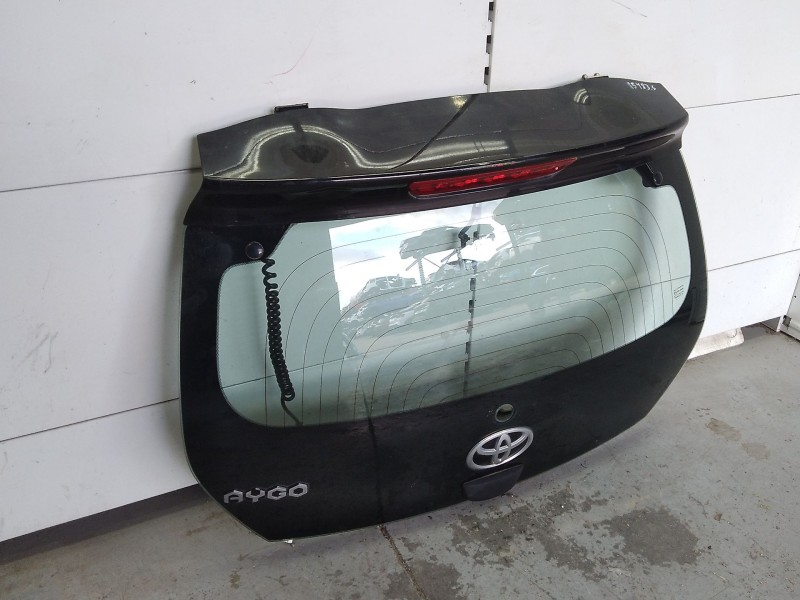 Recambio de porton trasero para toyota aygo x-cite referencia OEM IAM 681050H160  
