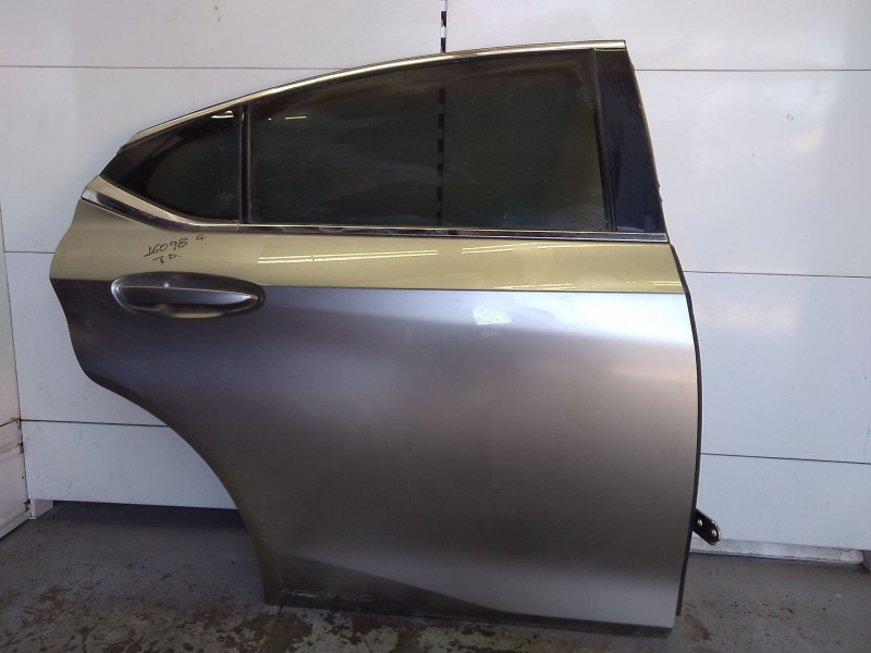 Recambio de puerta trasera derecha para lexus es 300h referencia OEM IAM 6700333301  