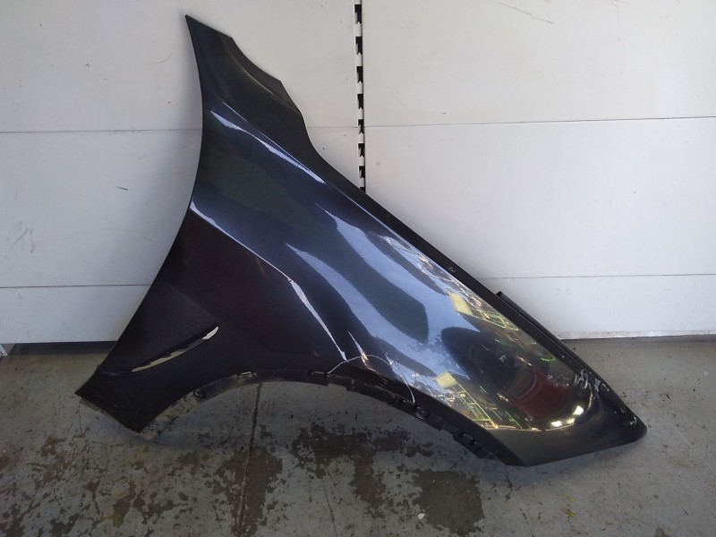 Recambio de aleta delantera derecha para bmw x5 (f15) xdrive 40d referencia OEM IAM 51657373542 TOCADA 