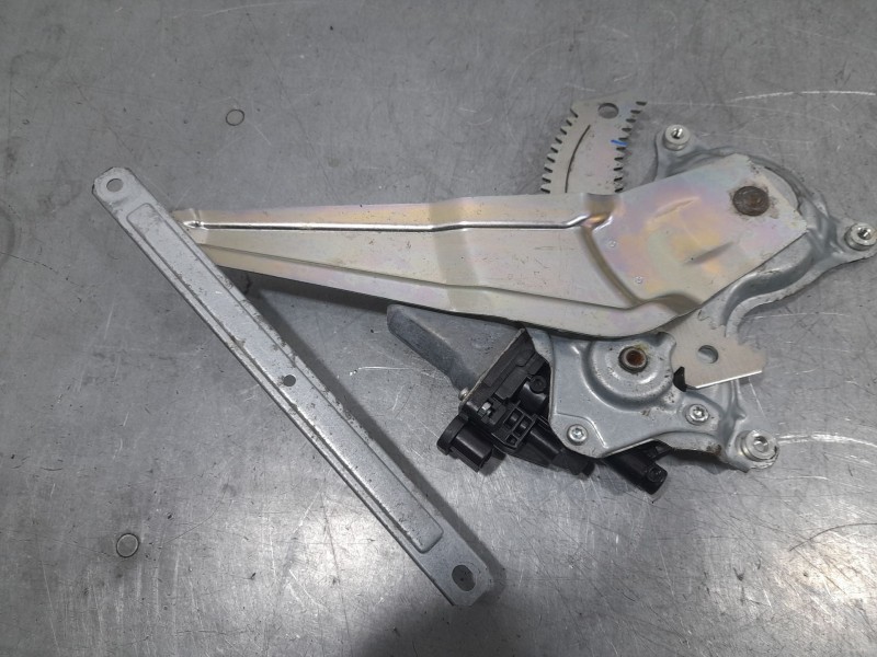 Recambio de elevalunas trasero derecho para mitsubishi space star (a00) kaiteki referencia OEM IAM 5713A323  ELECTRICO