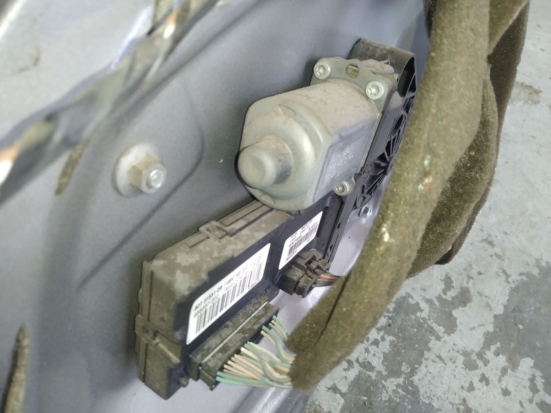 Recambio de elevalunas delantero izquierdo para renault megane iii berlina 5 p dynamique referencia OEM IAM 807216718R  ELECTRIC