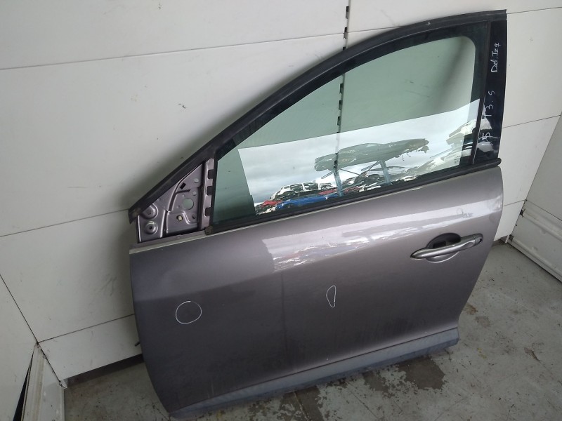 Recambio de puerta delantera izquierda para renault megane iii berlina 5 p dynamique referencia OEM IAM 801016886R  TOCADA