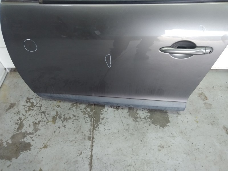 Recambio de puerta delantera izquierda para renault megane iii berlina 5 p dynamique referencia OEM IAM 801016886R  TOCADA