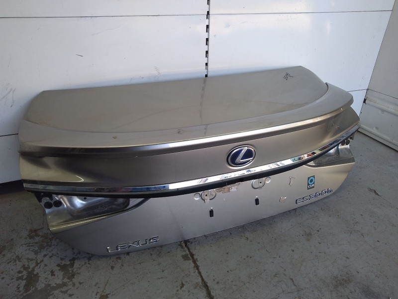 Recambio de tapa maletero para lexus es 300h referencia OEM IAM 6440133870  