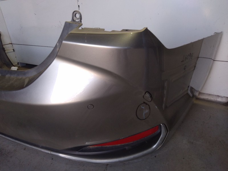 Recambio de paragolpes trasero para lexus es 300h referencia OEM IAM 5215933978  