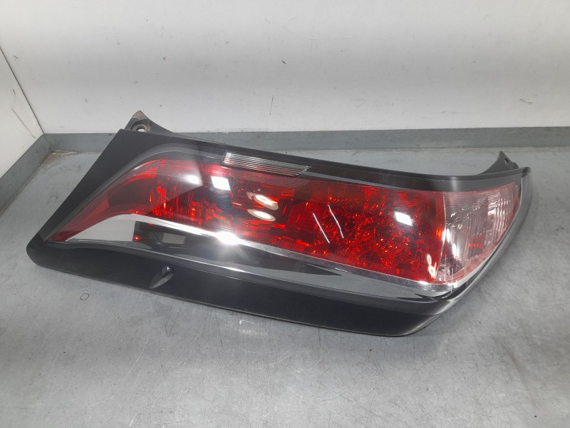 Recambio de piloto trasero izquierdo para toyota aygo x-cite referencia OEM IAM E245085 E245085 