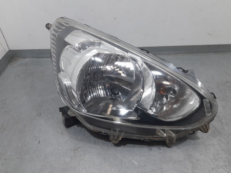 Recambio de faro derecho para mitsubishi space star (a00) kaiteki referencia OEM IAM 8301C194  TOCADO