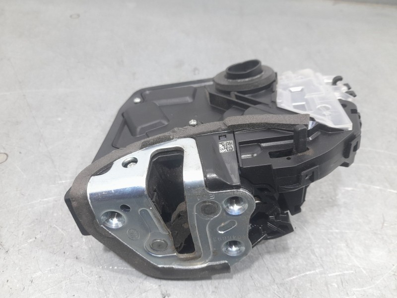 Recambio de cerradura puerta trasera izquierda para lexus es 300h referencia OEM IAM A046693  