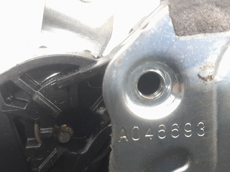 Recambio de cerradura puerta trasera izquierda para lexus es 300h referencia OEM IAM A046693  