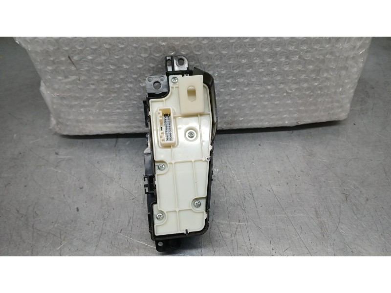 Recambio de mando multifuncion para toyota rav4 hybrid 4x2 advance referencia OEM IAM   