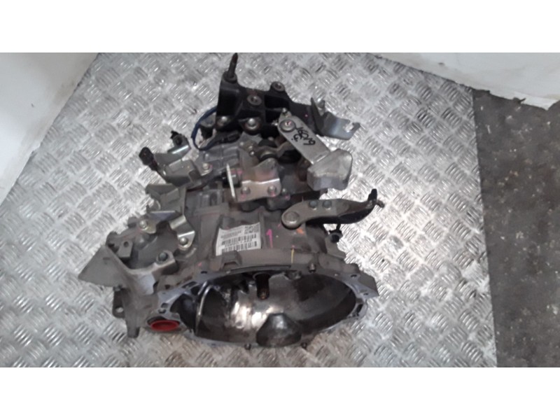 Recambio de caja cambios para mitsubishi space star (a00) kaiteki referencia OEM IAM F5MBD1ABZ Y202293 5 VELOCIDADES