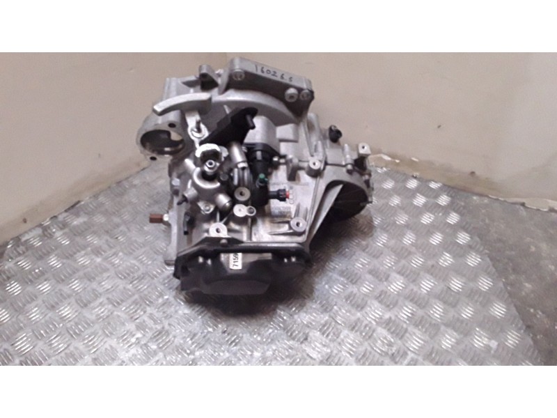 Recambio de caja cambios para seat arona style edition referencia OEM IAM FM5DF009 SBV120619 5 VELOCIDADES