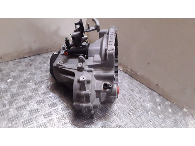 Recambio de caja cambios para seat arona style edition referencia OEM IAM FM5DF009 SBV120619 5 VELOCIDADES