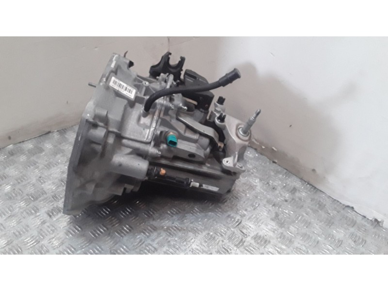 Recambio de caja cambios para dacia sandero stepway referencia OEM IAM JT4004 A517994 