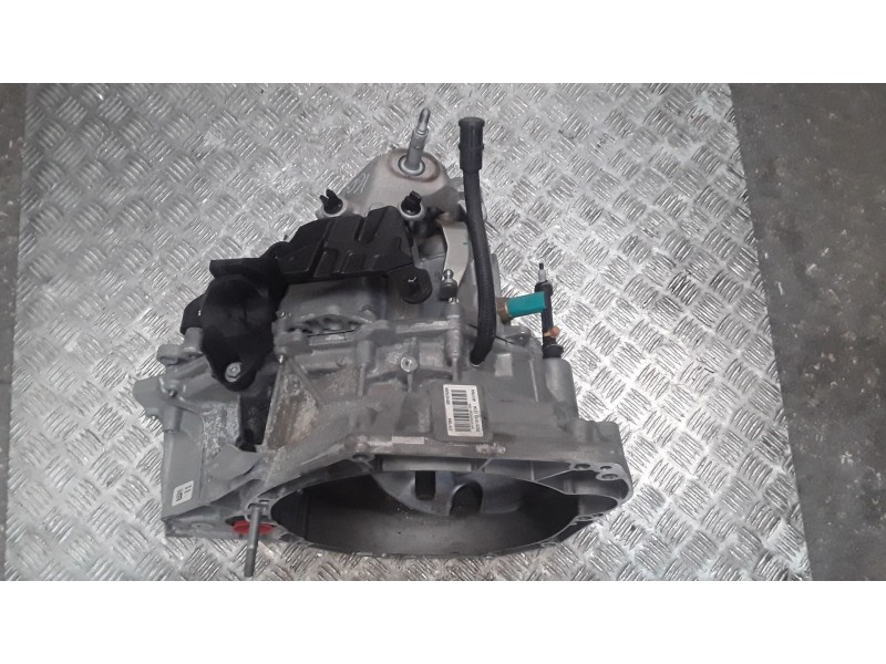Recambio de caja cambios para dacia sandero stepway referencia OEM IAM JT4004 A517994 