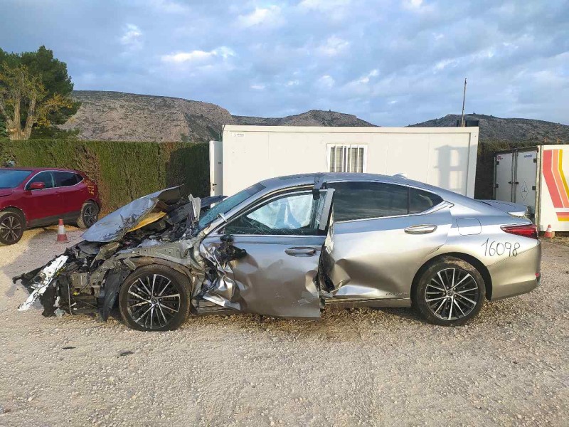 lexus es del año 2022