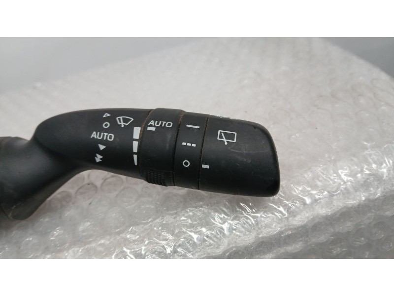 Recambio de mando limpia para toyota rav4 hybrid 4x2 advance referencia OEM IAM   