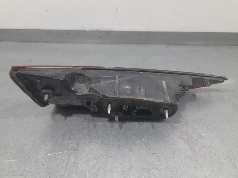 Recambio de piloto trasero derecho para lexus es 300h referencia OEM IAM 8158033472  