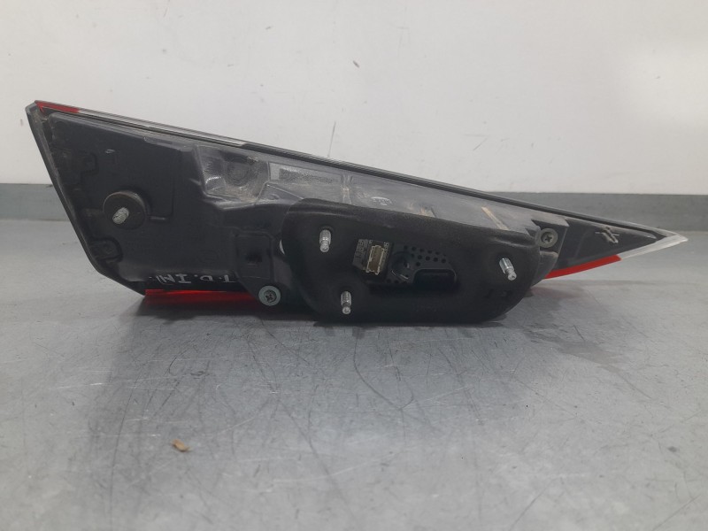 Recambio de piloto trasero derecho para lexus es 300h referencia OEM IAM 8158033472  