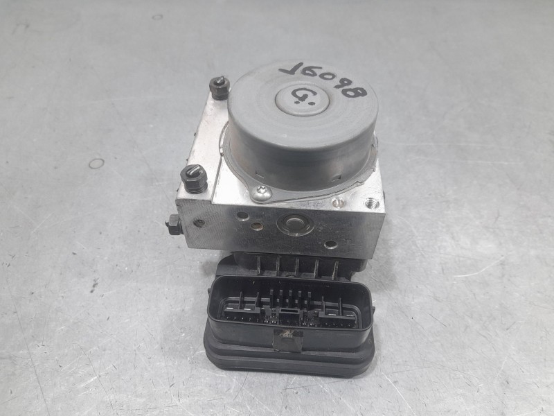 Recambio de abs para lexus es 300h referencia OEM IAM 4451033220  