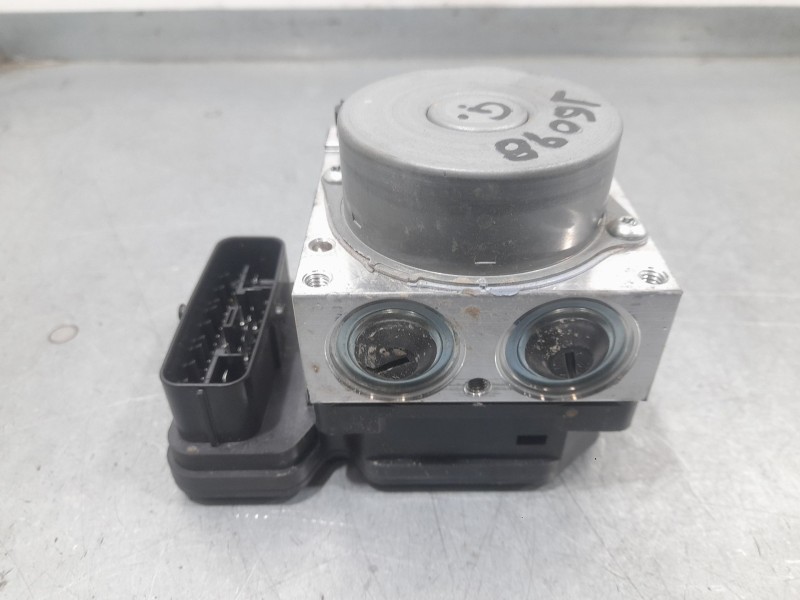 Recambio de abs para lexus es 300h referencia OEM IAM 4451033220  