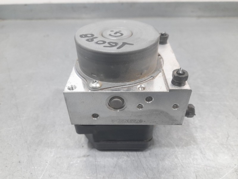 Recambio de abs para lexus es 300h referencia OEM IAM 4451033220  