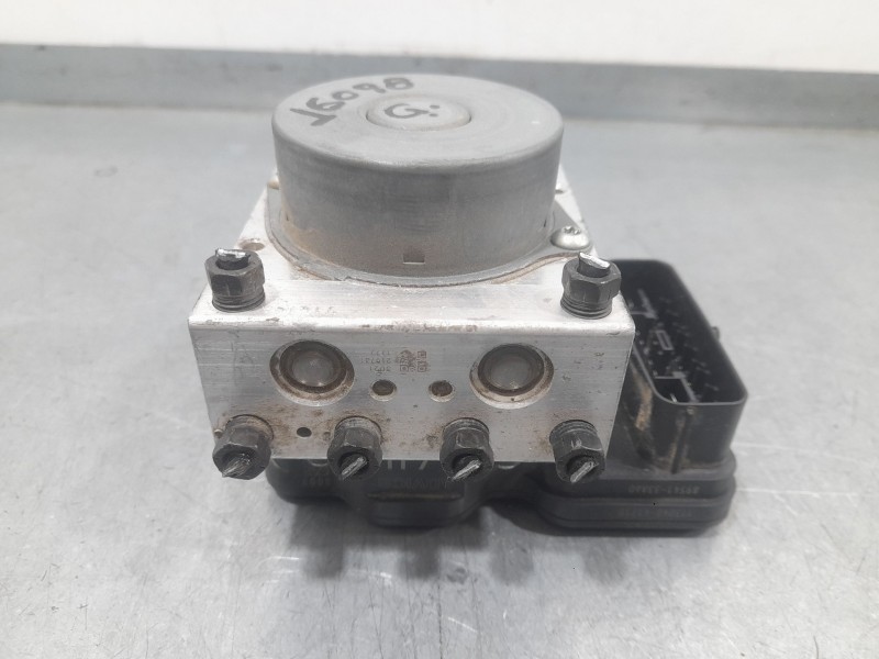 Recambio de abs para lexus es 300h referencia OEM IAM 4451033220  