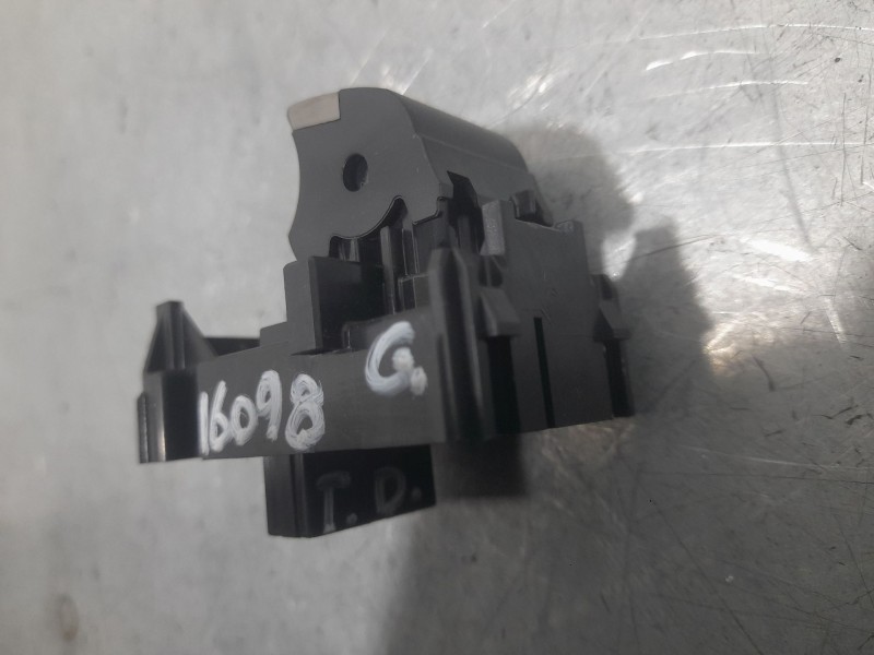 Recambio de mando elevalunas trasero derecho para lexus es 300h referencia OEM IAM 8481033140 193299 