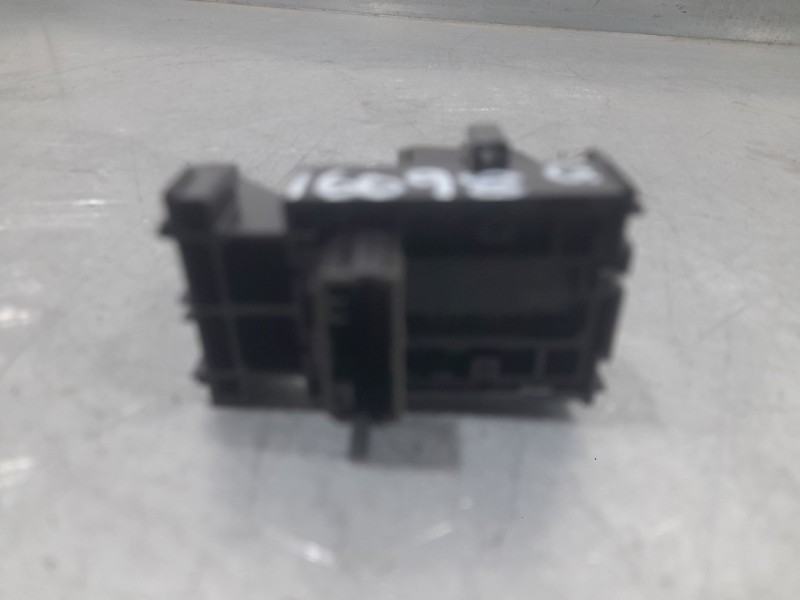 Recambio de mando elevalunas trasero izquierdo para lexus es 300h referencia OEM IAM 8481033140 4990E17 