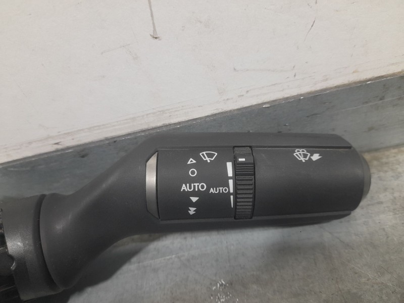 Recambio de mando limpia para lexus es 300h referencia OEM IAM 1101017J614  