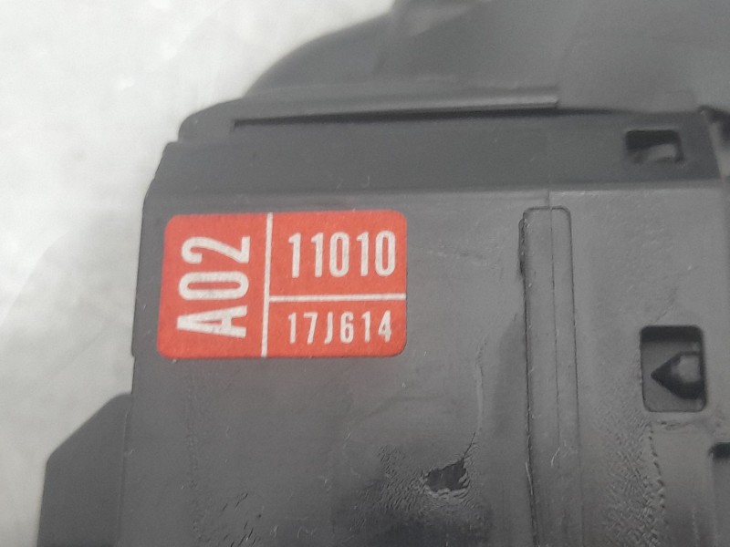 Recambio de mando limpia para lexus es 300h referencia OEM IAM 1101017J614  