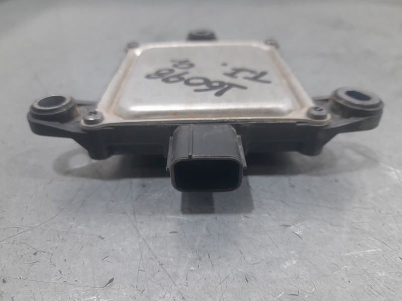 Recambio de modulo electronico para lexus es 300h referencia OEM IAM 8816233040 TRASERO IZQUIERDO CONTINENTAL