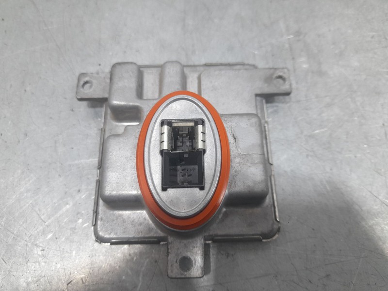 Recambio de centralita faros xenon para bmw serie 1 lim. (f20) 114 d referencia OEM IAM 7318327 DELANTERA DERECHA W003T23171