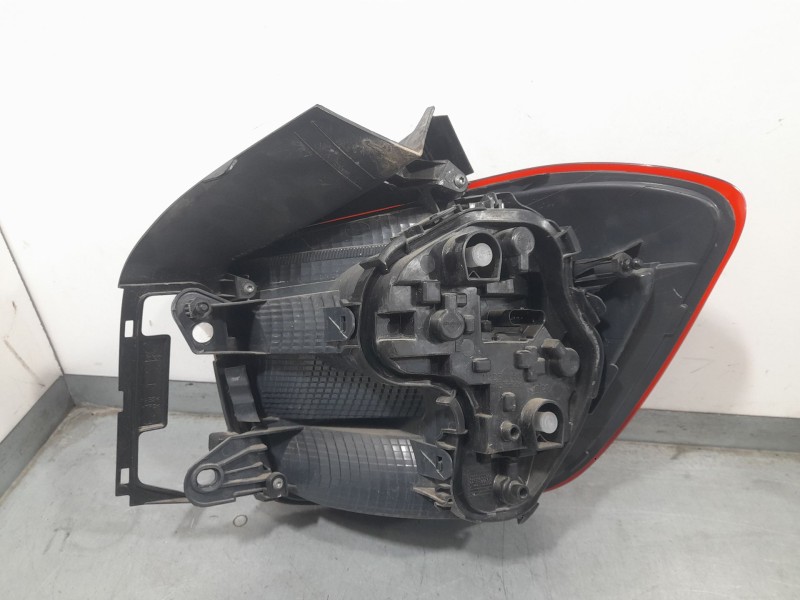 Recambio de piloto trasero izquierdo para bmw serie 1 lim. (f20) 114 d referencia OEM IAM 63217241541 90006976 VALEO