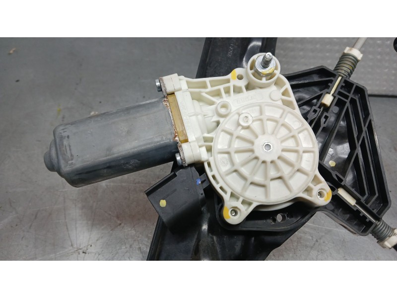 Recambio de elevalunas delantero derecho para bmw x5 (f15) xdrive 40d referencia OEM IAM 51337286484 ELECTRICO 5 PINS BROSE C049