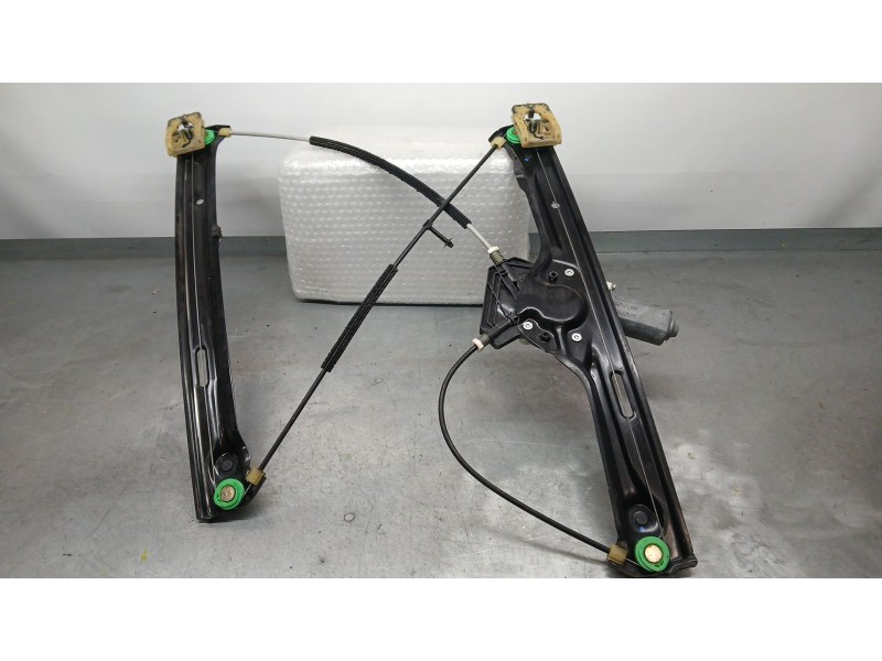 Recambio de elevalunas delantero derecho para bmw x5 (f15) xdrive 40d referencia OEM IAM 51337286484 ELECTRICO 5 PINS BROSE C049