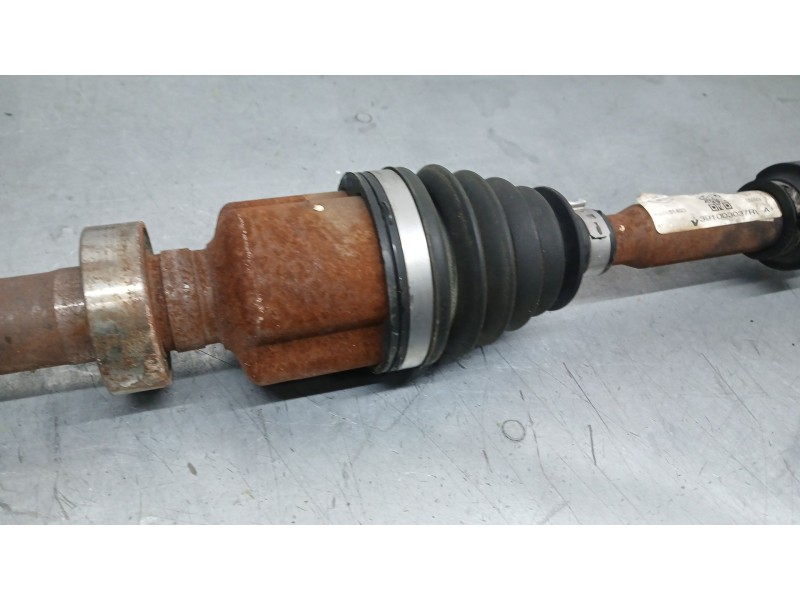 Recambio de transmision delantera derecha para dacia sandero stepway referencia OEM IAM 391003037R  