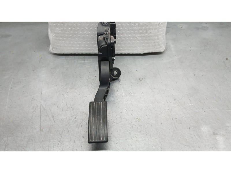 Recambio de potenciometro pedal para hyundai i20 klass referencia OEM IAM 32700B9010  
